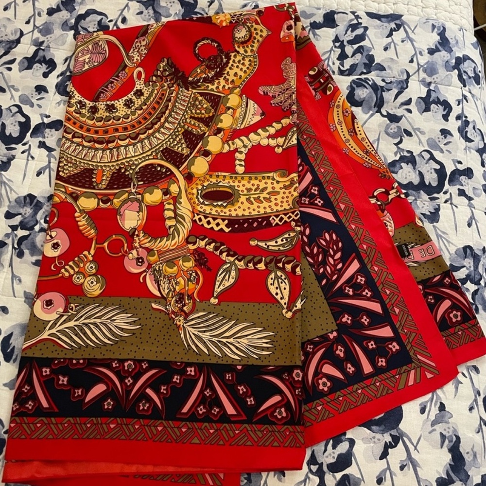 Tuckernuck Pomander Place Large Silk Scarf